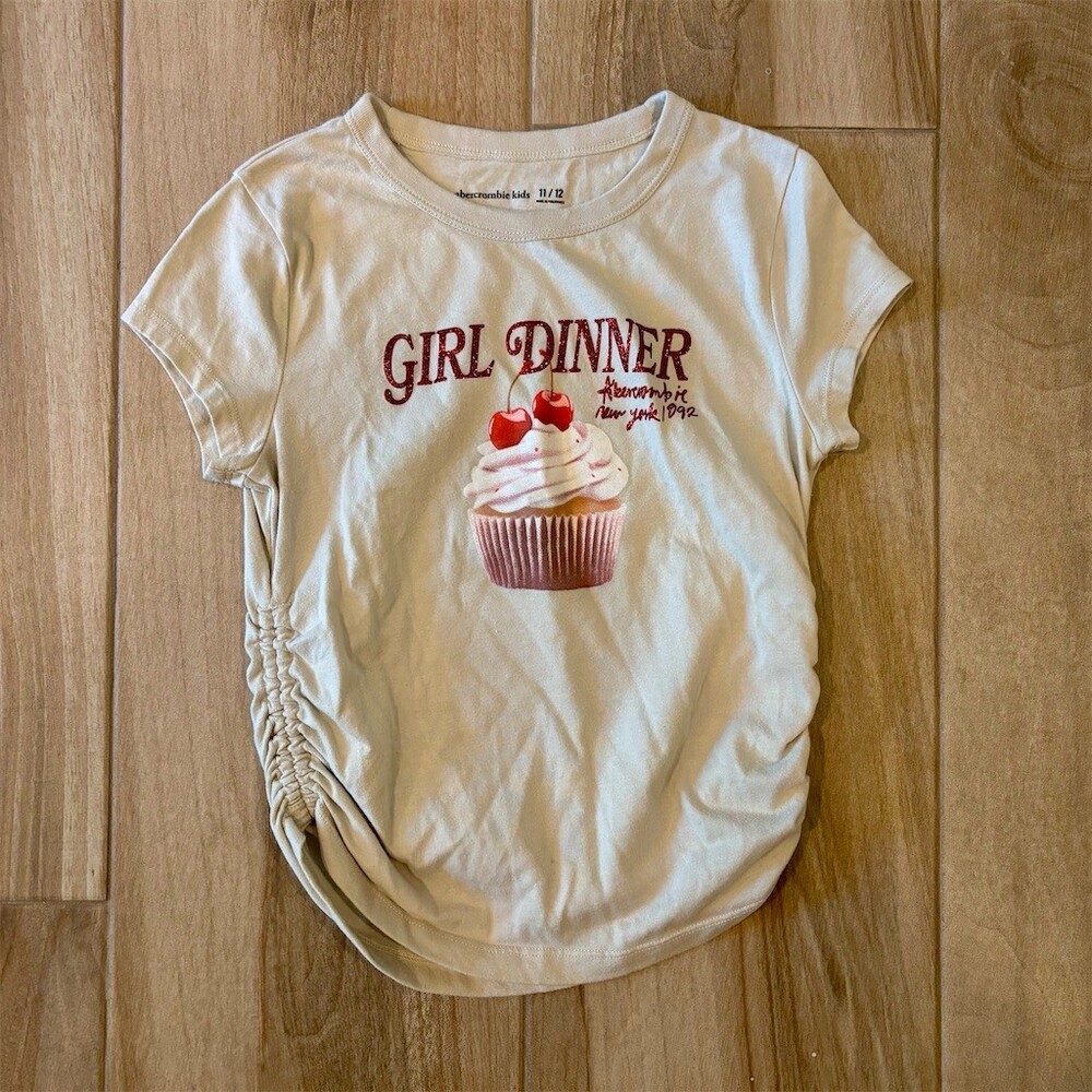 Abercrombie Kids Girls T-Shirt Size 11/12 Beige Girl Dinner Cupcake Tee